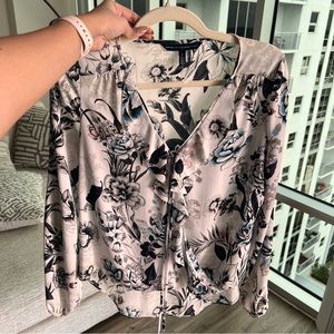 White House black market blouse